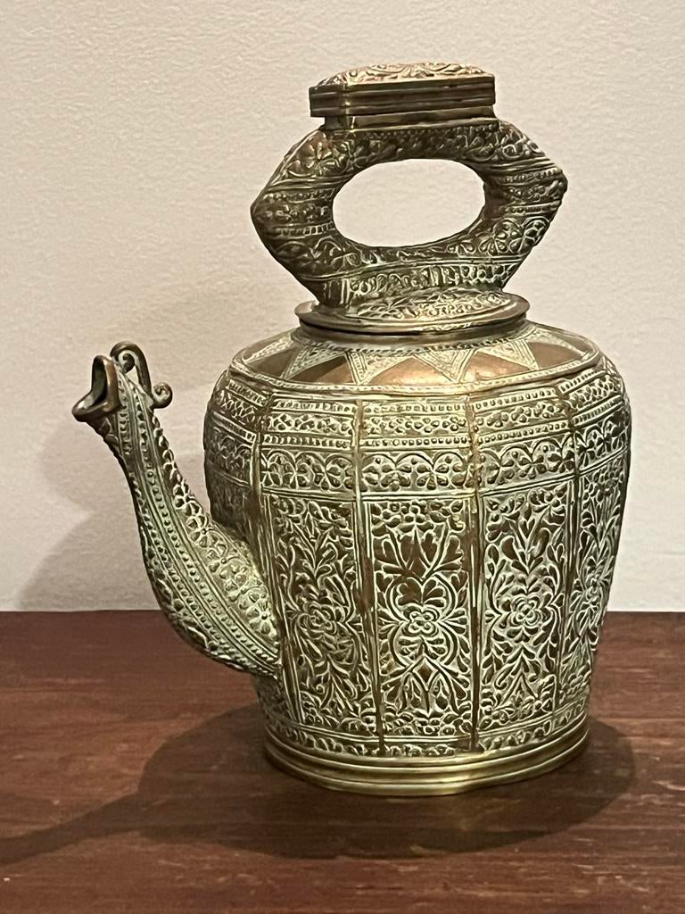 Sumatran Minangkabau brass kendi  indonesia 19th Century, Antiek en Kunst, Ophalen of Verzenden
