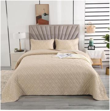 bedsprei beige beschikbaar voor biedingen