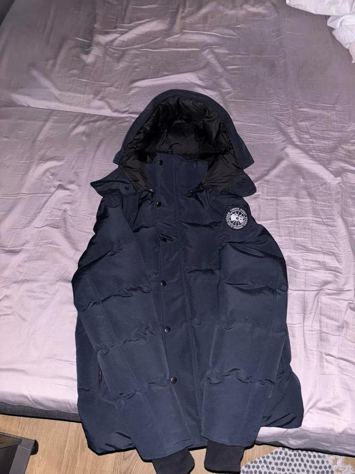 Canada Goose MacMillan Parka – Maat M — Donkerblauw, Kleding | Heren, Jassen | Winter, Zo goed als nieuw, Blauw, Ophalen
