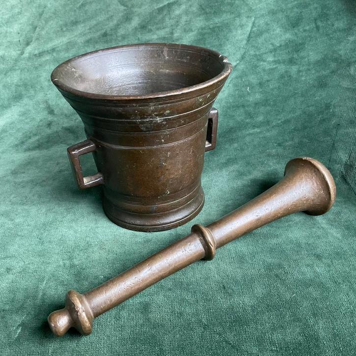 Vroeg achttiende eeuwse bronzen Vijzel, Antiek en Kunst, Antiek | Koper en Brons, Brons, Ophalen of Verzenden