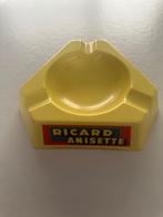 Ricard vintage driehoekige reclame-asbak aangeboden, Verzamelen, Ophalen of Verzenden, Zo goed als nieuw, Gebruiksvoorwerp