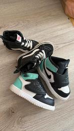Vans kids maat 21 nike Jordan sky kids maat 22, Ophalen, Zo goed als nieuw, Jongen of Meisje, Schoenen