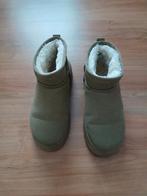 Lookalike uggs 40, Beige, Lage of Enkellaarzen, Ophalen of Verzenden, Zo goed als nieuw