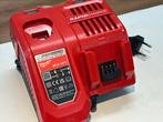 Milwaukee | Accu lader | M12-18FC | Rapid Charge |, Doe-het-zelf en Verbouw, Ophalen of Verzenden, Gebruikt