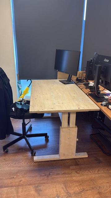 Bureau beschikbaar voor biedingen