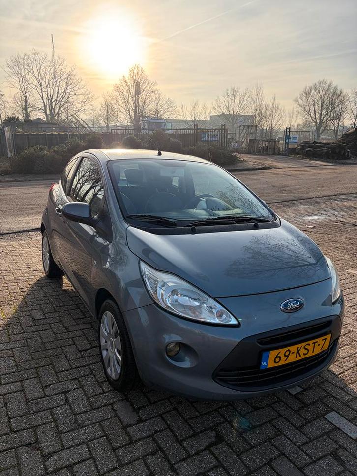 Ford Ka 1.2 51KW 2010 Grijs, Auto's, Ford, Particulier, Ka, Benzine, B, Hatchback, Handgeschakeld, Origineel Nederlands, Zilver of Grijs