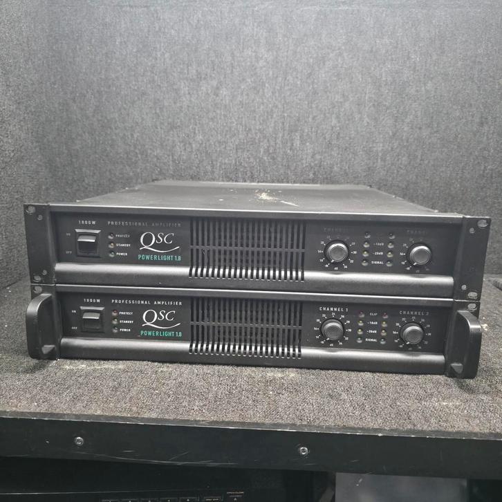 QSC PL1.8 powerlight versterker  2x, Audio, Tv en Foto, Luidsprekers, Gebruikt, Front, Rear of Stereo speakers, 120 watt of meer