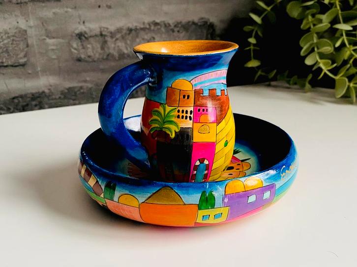 Yair Emanuel - Handbeschilderde Kidoesj Beker & Schotel Set, Verzamelen, Religie, Zo goed als nieuw, Jodendom, Overige typen, Ophalen of Verzenden