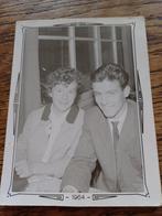 Gratis foto op halen wie kent ze  uit 1964 verzameling, Verzamelen, Ophalen of Verzenden, 1960 tot 1980, Zo goed als nieuw