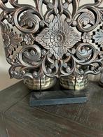 Bruin houten ornament op voet 39 cm x 31 cm, Huis en Inrichting, Ophalen of Verzenden, Nieuw