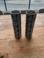 Twee mooie hoge bloempotten met motief, Rond, Ophalen of Verzenden, Zo goed als nieuw, Minder dan 25 cm