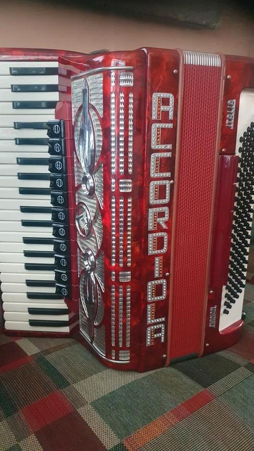Accordiola Manon 4 korig 120 bas echt als nieuw!!!, Muziek en Instrumenten, Accordeons, Zo goed als nieuw, 120-bas, Accordiola
