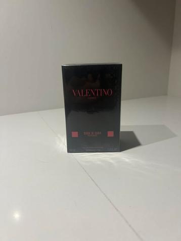 Valentino Uomo Born in Roma beschikbaar voor biedingen
