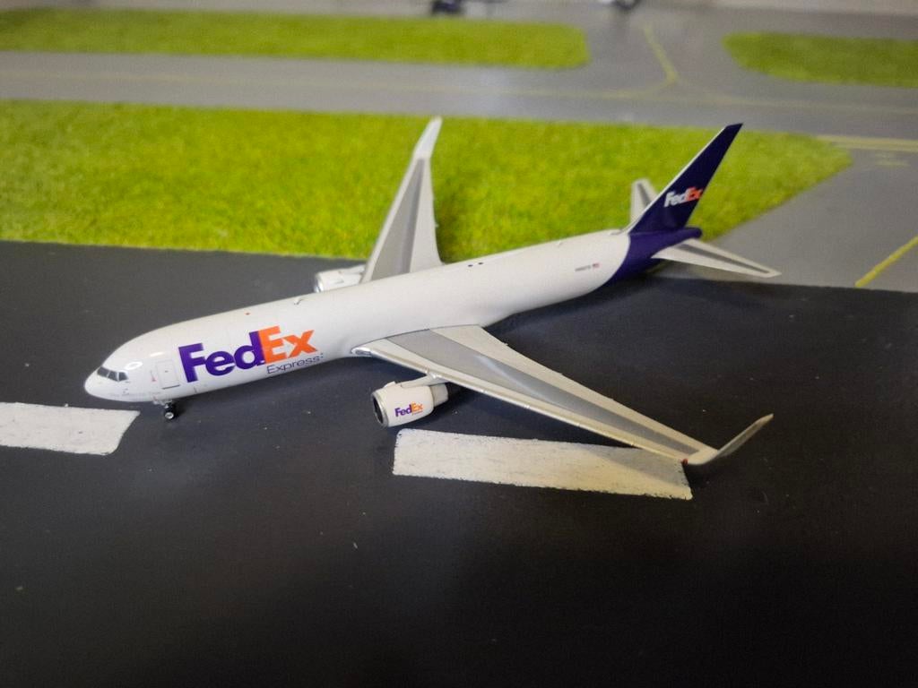 Fed ex 767 phoenix 1:400, Ophalen of Verzenden, Zo goed als nieuw, Schaalmodel