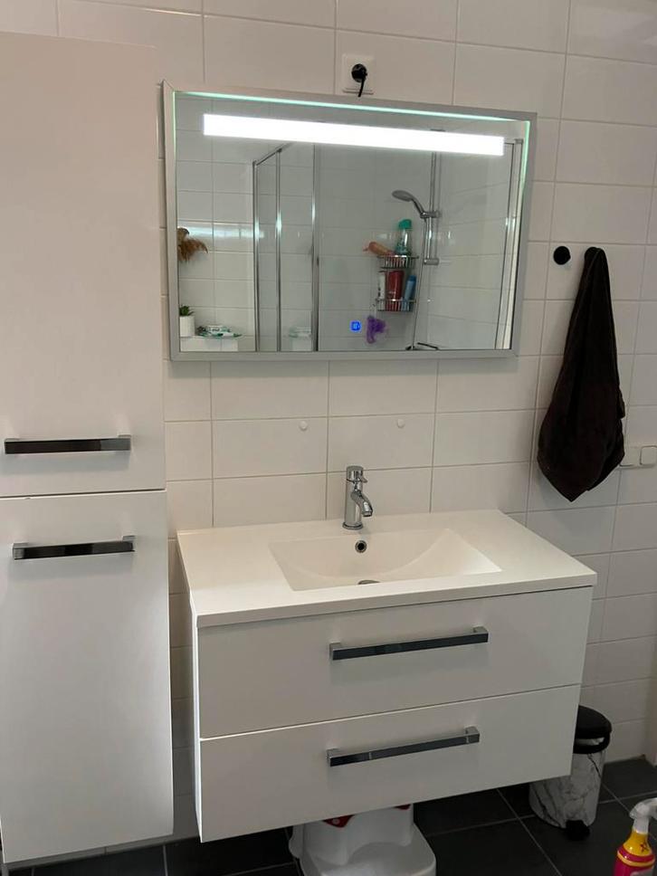 Complete badkamerset in goede staat, Huis en Inrichting, Badkamer | Badkamermeubels, Zo goed als nieuw, Wasbak of Wastafel, Minder dan 100 cm
