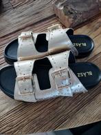 Bläsz nieuwe gouden  slippers maat 43 €50, Ophalen of Verzenden, Nieuw, Overige kleuren