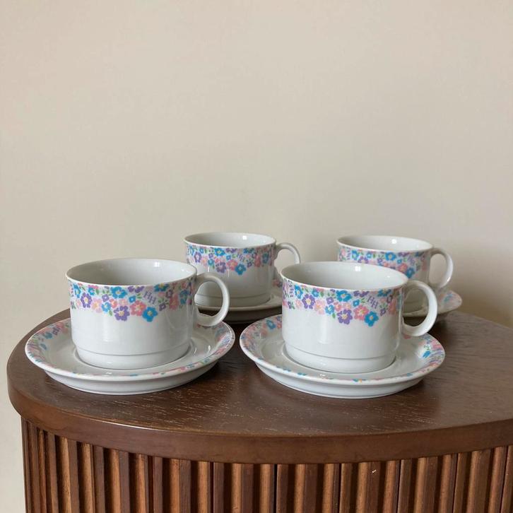 Set 4x kop en schotel Holly Hobbie/ MOSA Holland 21-739, Antiek en Kunst, Antiek | Servies compleet, Ophalen of Verzenden