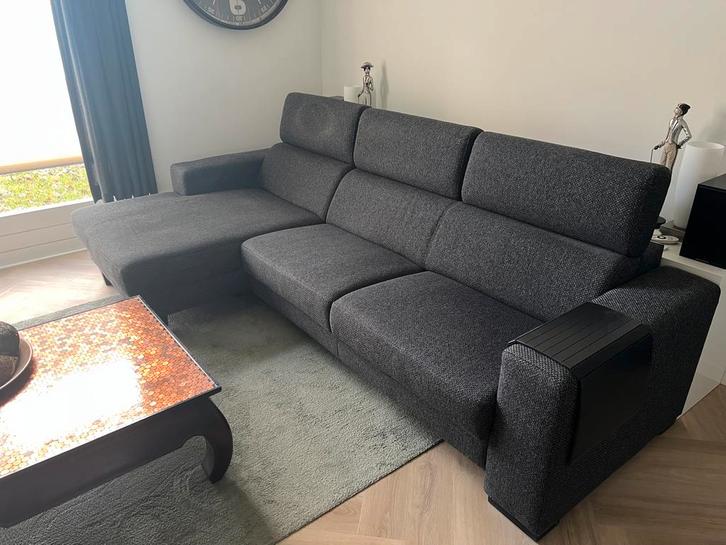 Bank en stoel te koop - Almere, Huis en Inrichting, Banken | Bankstellen, Gebruikt, Hoekbank, Vierpersoons of meer, 75 tot 100 cm