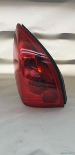 Nissan primera hatchback 2004 achterlicht links origineel ge