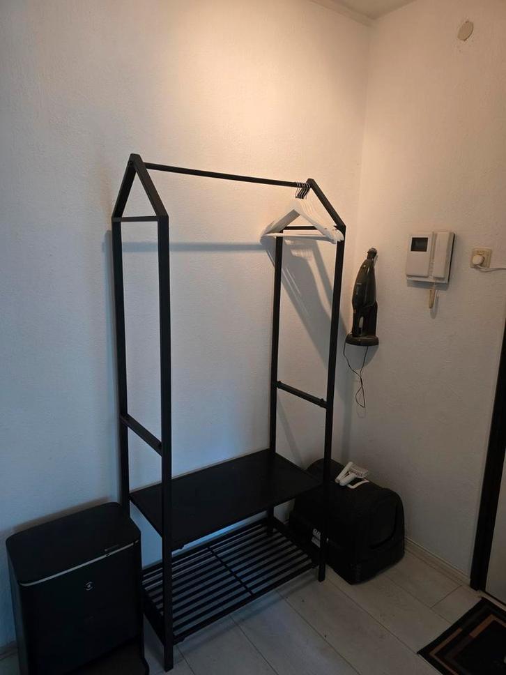 Zwarte kapstok te koop inclusief 6 kleerhangers, Huis en Inrichting, Woonaccessoires | Kapstokken, Gebruikt, Wandkapstok, 150 tot 200 cm