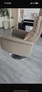 Lederen Relaxfauteuil met Draaivoet, Ophalen, Zo goed als nieuw, Leer, 75 tot 100 cm