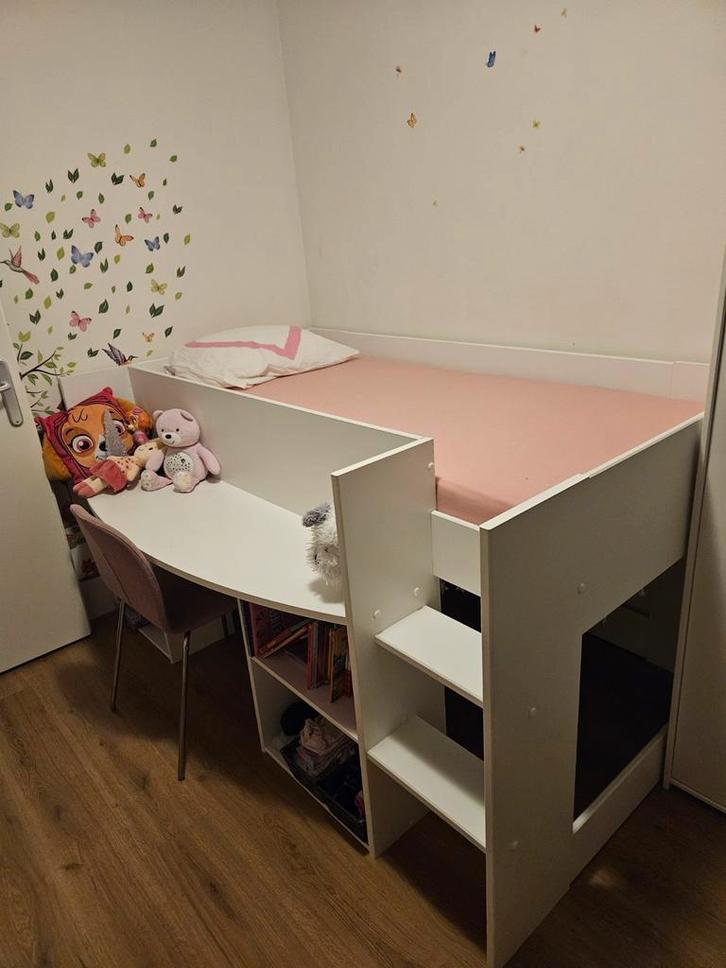 Halfhoogslaper met bureau en opbergruimte, Kinderen en Baby's, Kinderkamer | Stapelbedden en Hoogslapers, Zo goed als nieuw, Halfhoogslaper