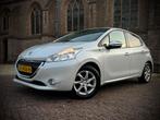 Peugeot 208 VTi 82PK | Navigatie | Nieuwe Distributie |, Auto's, Peugeot, Voorwielaandrijving, Stof, 1199 cc, Wit