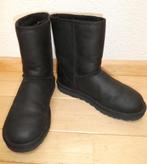 UGG vachtlaarzen zwart maat 39 Classic Short Leather ZGAN, Hoge laarzen, UGG, Verzenden, Zwart