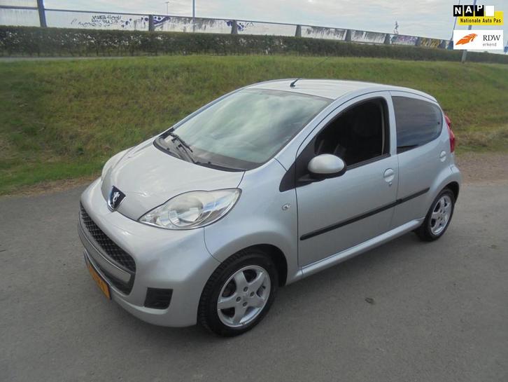 Peugeot 107 Peugeot 107 1.0 benzine 5 deurs airco lmv 142.00, Auto's, Peugeot, Te koop, ABS, Airbags, Airconditioning, Centrale vergrendeling