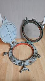 Antieke patrijspoort met klep. Met glas, messing en ijzer, Ophalen of Verzenden, Gebruikt, Motorboot of Zeilboot, Overige typen