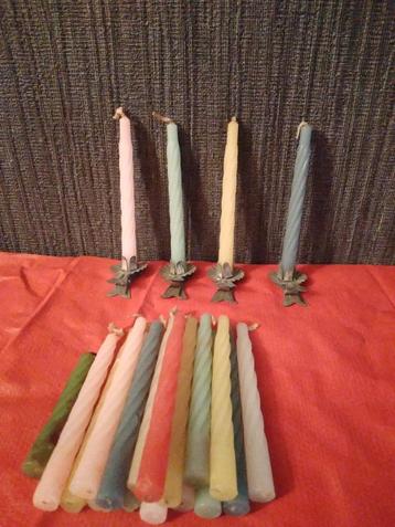 Oude vintage kerstkaarsjes met vintage knijpertjes  beschikbaar voor biedingen