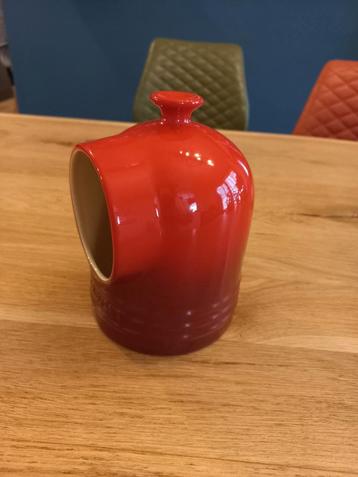 Le creuset pot beschikbaar voor biedingen