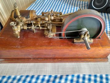 MODEL STOOMMACHINE OUD, ANTIEK  beschikbaar voor biedingen