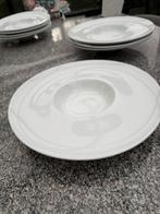 Set 8 diepe borden Yong, Huis en Inrichting, Keuken | Servies, Ophalen of Verzenden, Zo goed als nieuw, Bord(en), Overige stijlen