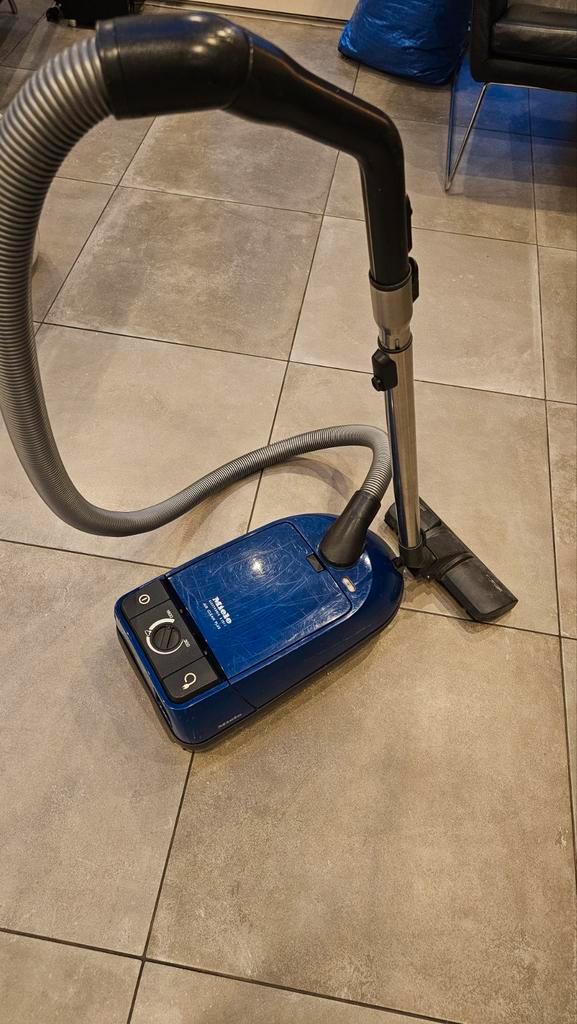 MIELE STOFZUIGER WERKT UITSTEKEND, Witgoed en Apparatuur, Stofzuigers, Zo goed als nieuw, Ophalen