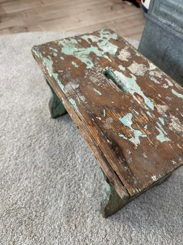 Brocante Frans opstapje, vensterbankje, krukje - groen beschikbaar voor biedingen