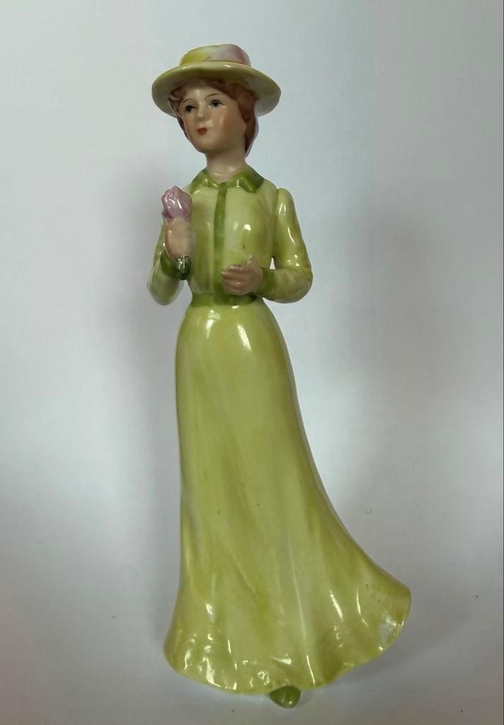 Vintage Dame Beeldje met Hoed en Bloemen, Antiek en Kunst, Antiek | Keramiek en Aardewerk, Ophalen of Verzenden