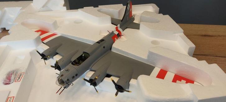 Franklin Mint Armour B-17 FLYING FORTRESS ref B11B662, Verzamelen, Luchtvaart en Vliegtuigspotten, Nieuw, Schaalmodel, Ophalen