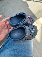 Crocs C6 met Mario Jibbitz, Ophalen of Verzenden, Gebruikt, Jongen of Meisje, Schoenen