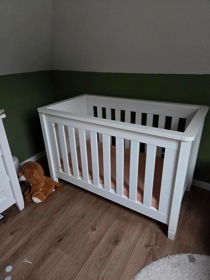 TWF Marbella Ledikant en Commode, Kinderen en Baby's, Kinderkamer | Complete kinderkamers, Zo goed als nieuw, Jongetje of Meisje