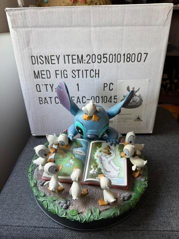 Disney stitch met duckies beeld beschikbaar voor biedingen