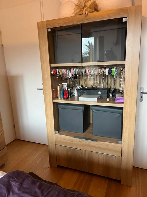 Moderne kast met glaxen deuren opbergkast servieskast vitrin, Huis en Inrichting, Kasten | Overige, Zo goed als nieuw, Ophalen