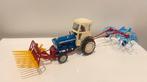 Britains Ltd Ford 5000 tractor + buck rake en hooiverdeler, Hobby en Vrije tijd, Verzenden, Gebruikt