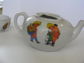 Aardewerk speelgoed servies beschikbaar voor biedingen