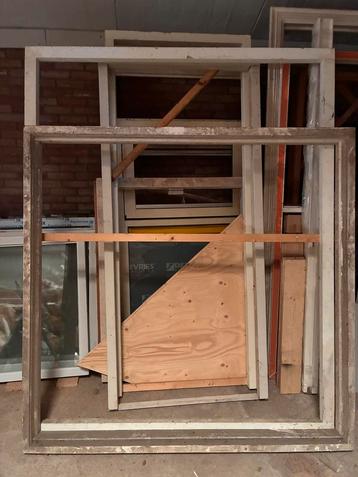 Hardhouten kozijn 180x172 beschikbaar voor biedingen
