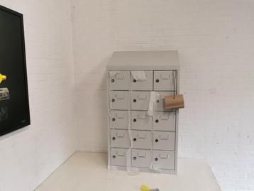 Kantine/wandlocker beschikbaar voor biedingen