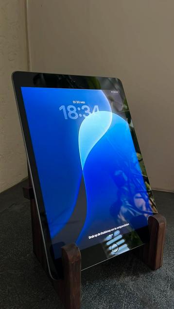 iPad 8 (2020) | 10.2" 32gb beschikbaar voor biedingen