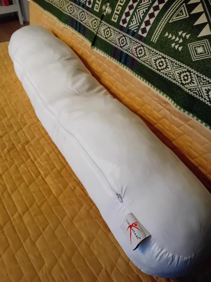 Bamboe zij-lig kussen van Lucovitaal + extra kussensloop, Huis en Inrichting, Woonaccessoires | Kussens, Zo goed als nieuw, Wit