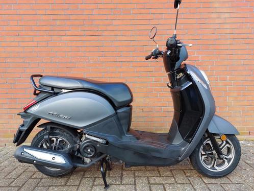 Sym Mio 50i - start goed - rijdt uitstekend - alles werkt, Fietsen en Brommers, Scooters | SYM, Gebruikt, Mio, Maximaal 25 km/u
