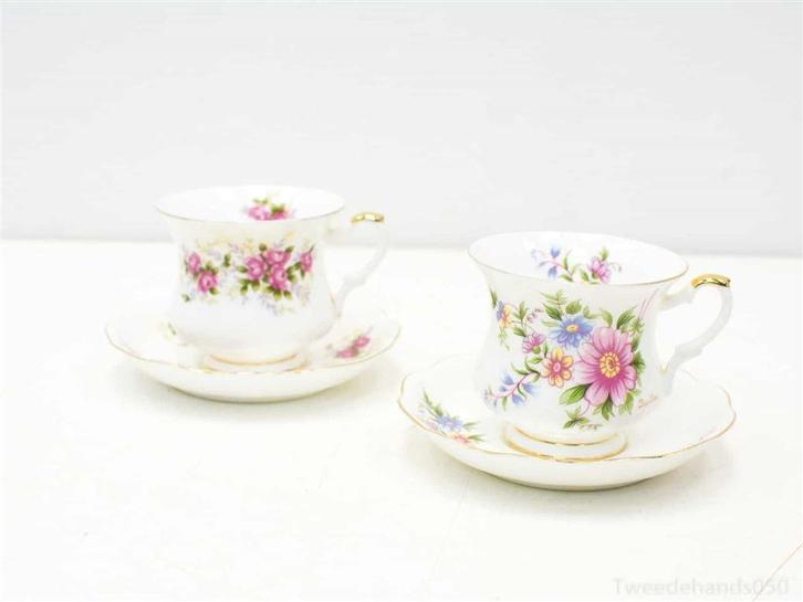 Royal Ascot Blue velvet theekopjes 96996, Huis en Inrichting, Keuken | Servies, Gebruikt, Kop(pen) en/of Schotel(s), Overige stijlen